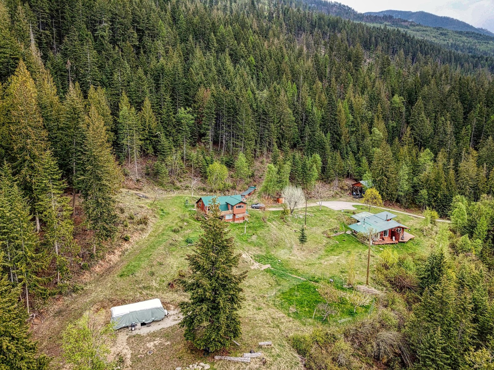 12168 Highway 3a, Boswell, British Columbia  V0B 1A0 - Photo 2 - 2478095