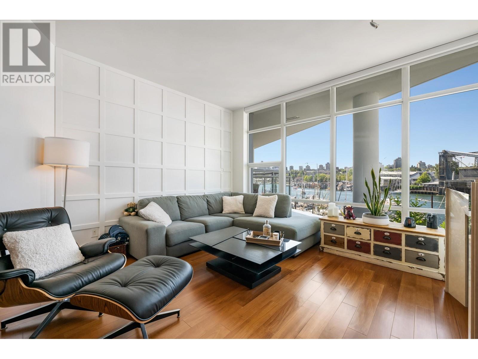 203 628 Kinghorne Mews, Vancouver, British Columbia  V6Z 3H6 - Photo 6 - R2899776