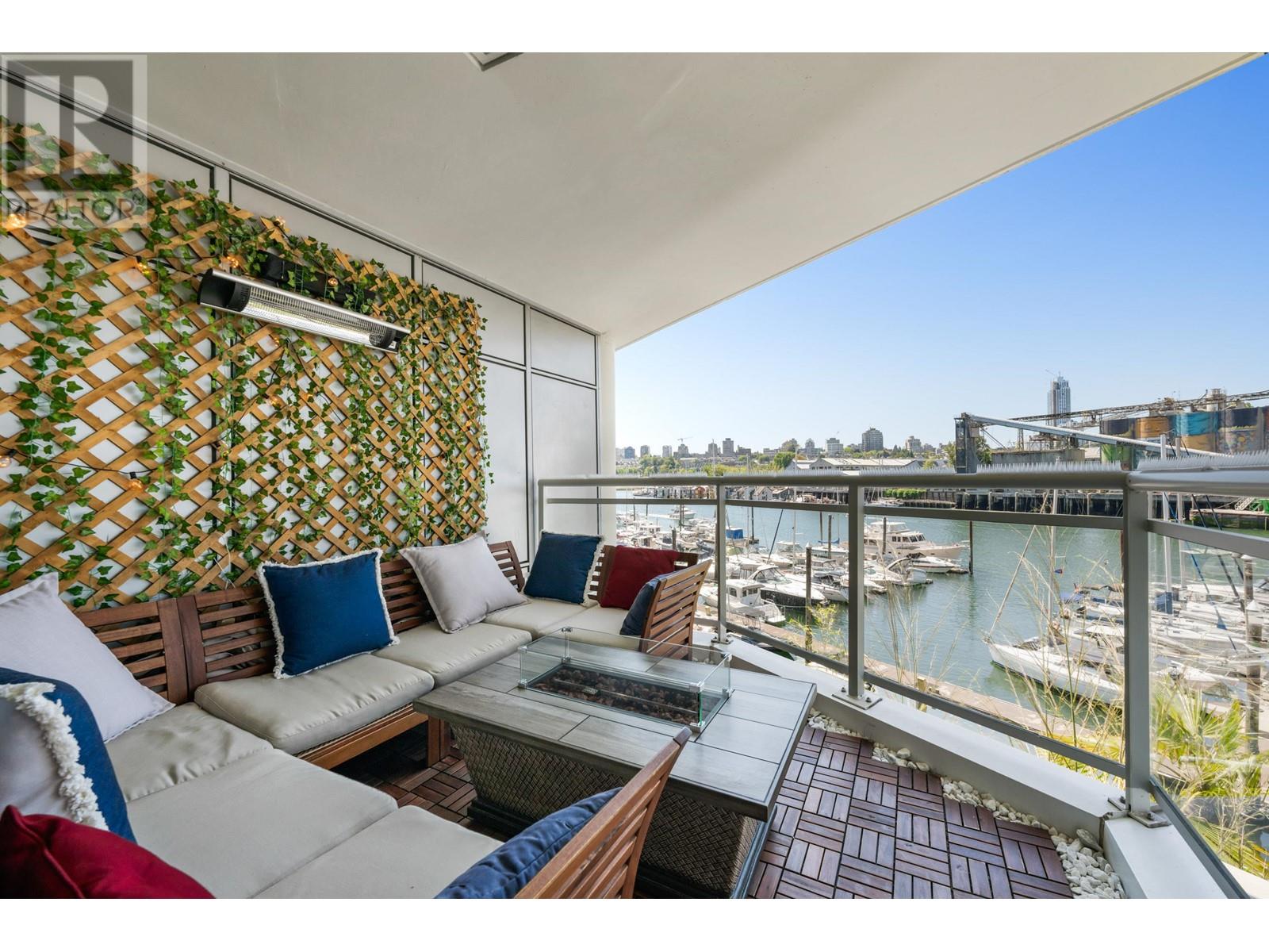 203 628 Kinghorne Mews, Vancouver, British Columbia  V6Z 3H6 - Photo 25 - R2899776