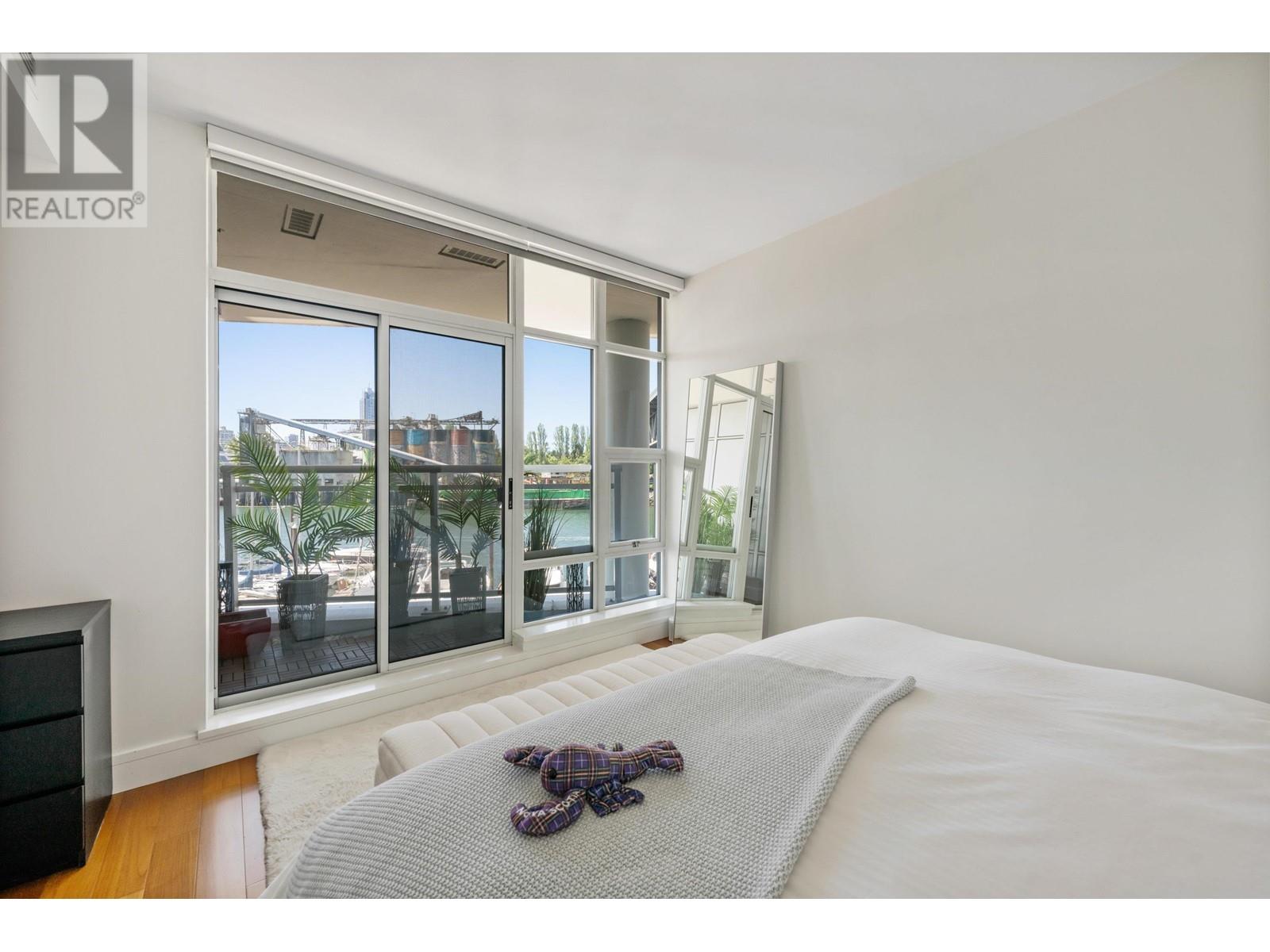 203 628 Kinghorne Mews, Vancouver, British Columbia  V6Z 3H6 - Photo 21 - R2899776