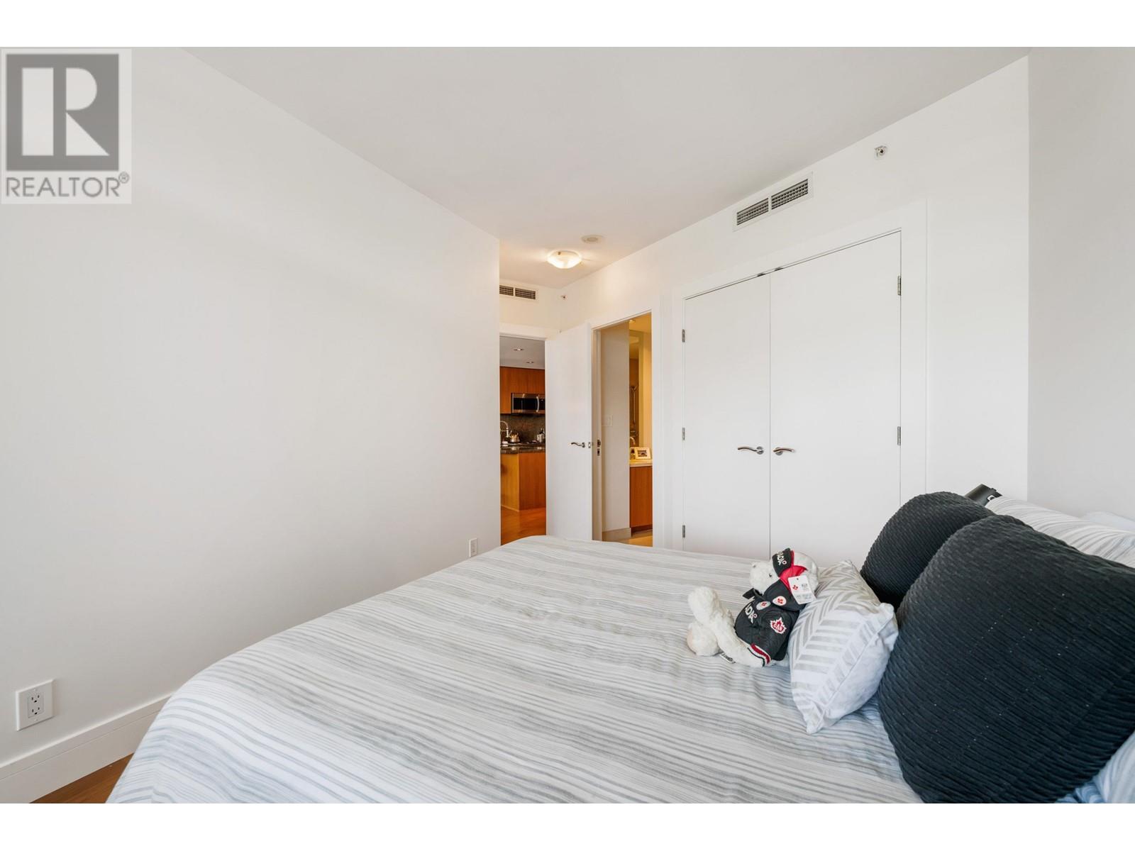 203 628 Kinghorne Mews, Vancouver, British Columbia  V6Z 3H6 - Photo 28 - R2899776