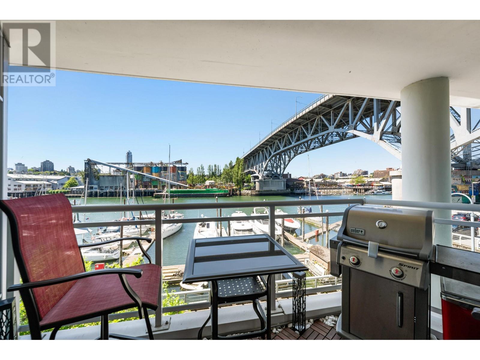 203 628 Kinghorne Mews, Vancouver, British Columbia  V6Z 3H6 - Photo 3 - R2899776