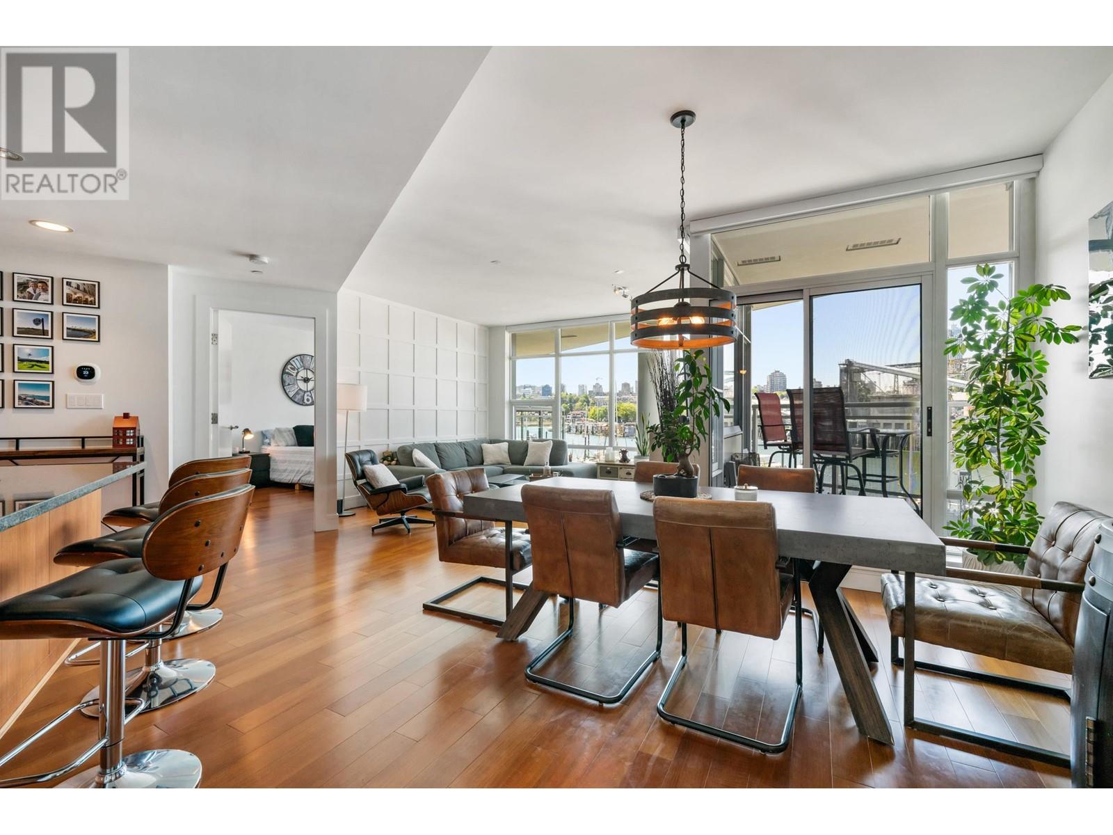 203 628 Kinghorne Mews, Vancouver, British Columbia  V6Z 3H6 - Photo 8 - R2899776