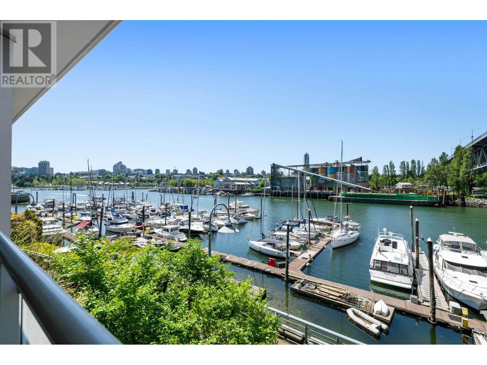 203 628 Kinghorne Mews, Vancouver, British Columbia  V6Z 3H6 - Photo 4 - R2899776