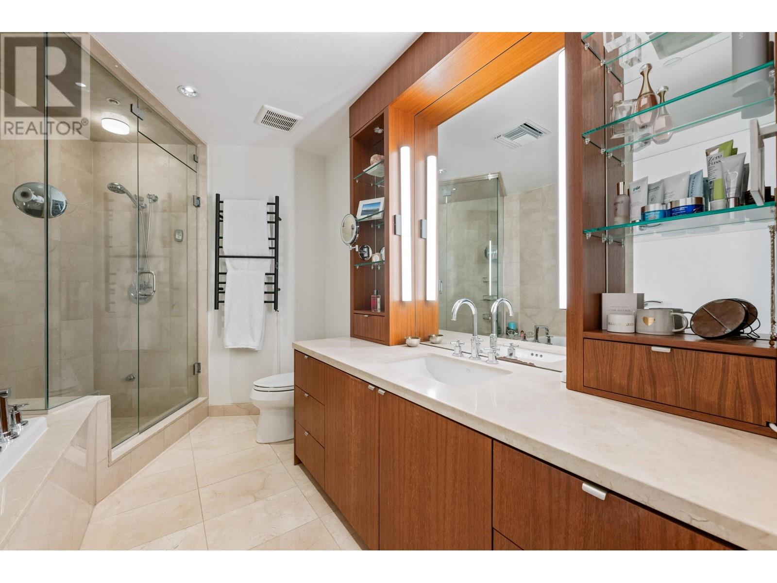 203 628 Kinghorne Mews, Vancouver, British Columbia  V6Z 3H6 - Photo 19 - R2899776