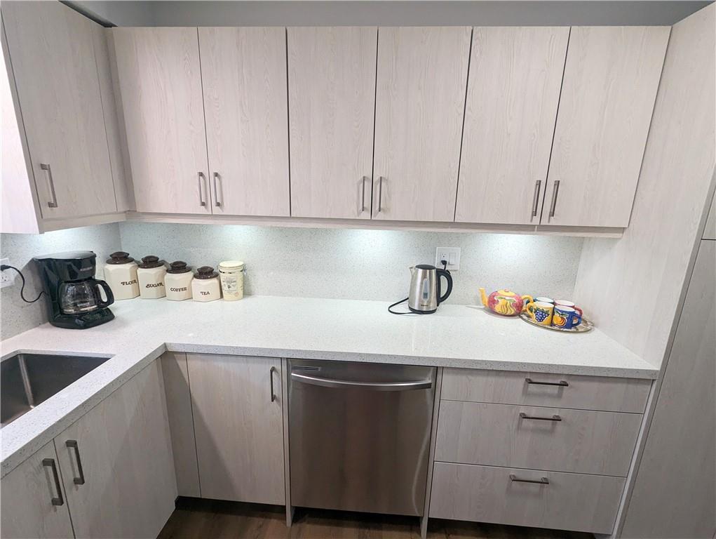 Image of property at 648 GREENHILL Avenue