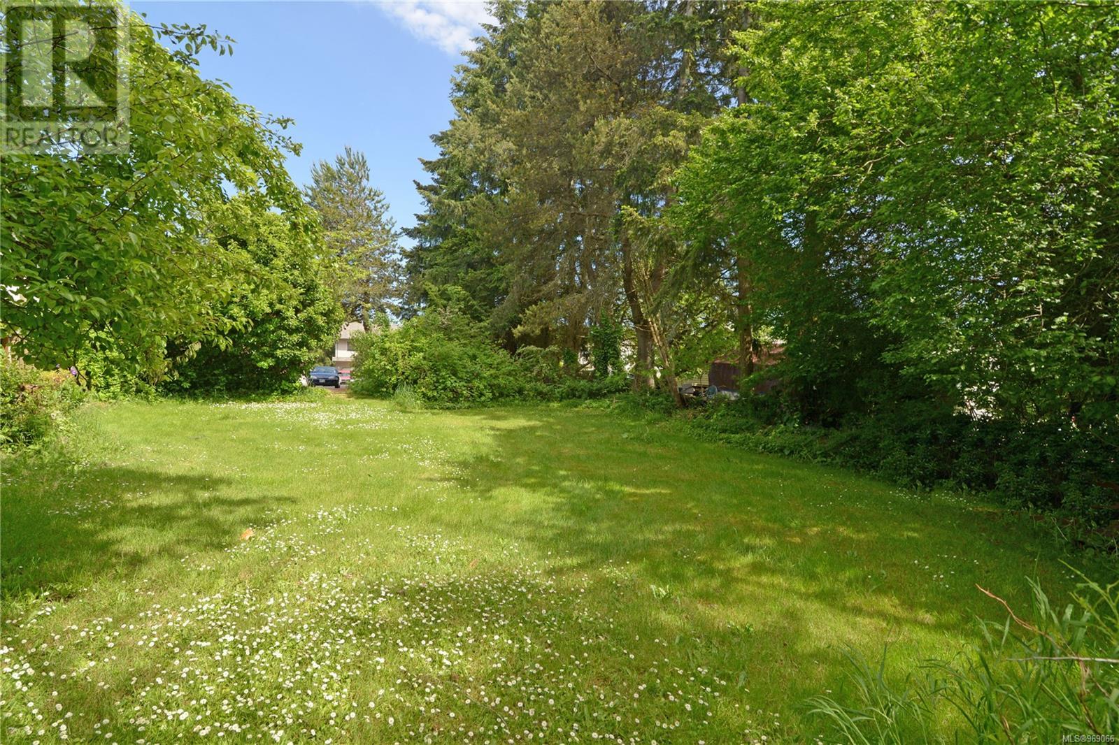 Property at 657 Hamilton Ave image 3