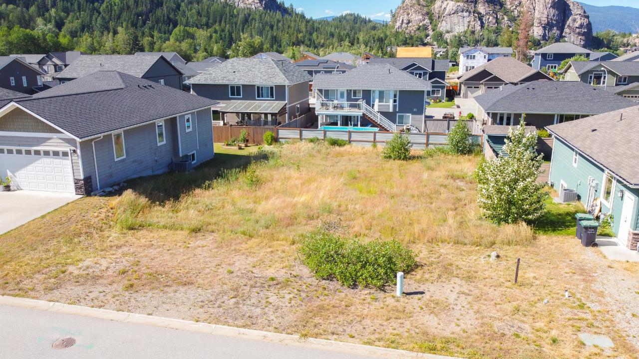 1521 GRANDVIEW DRIVE, castlegar, British Columbia