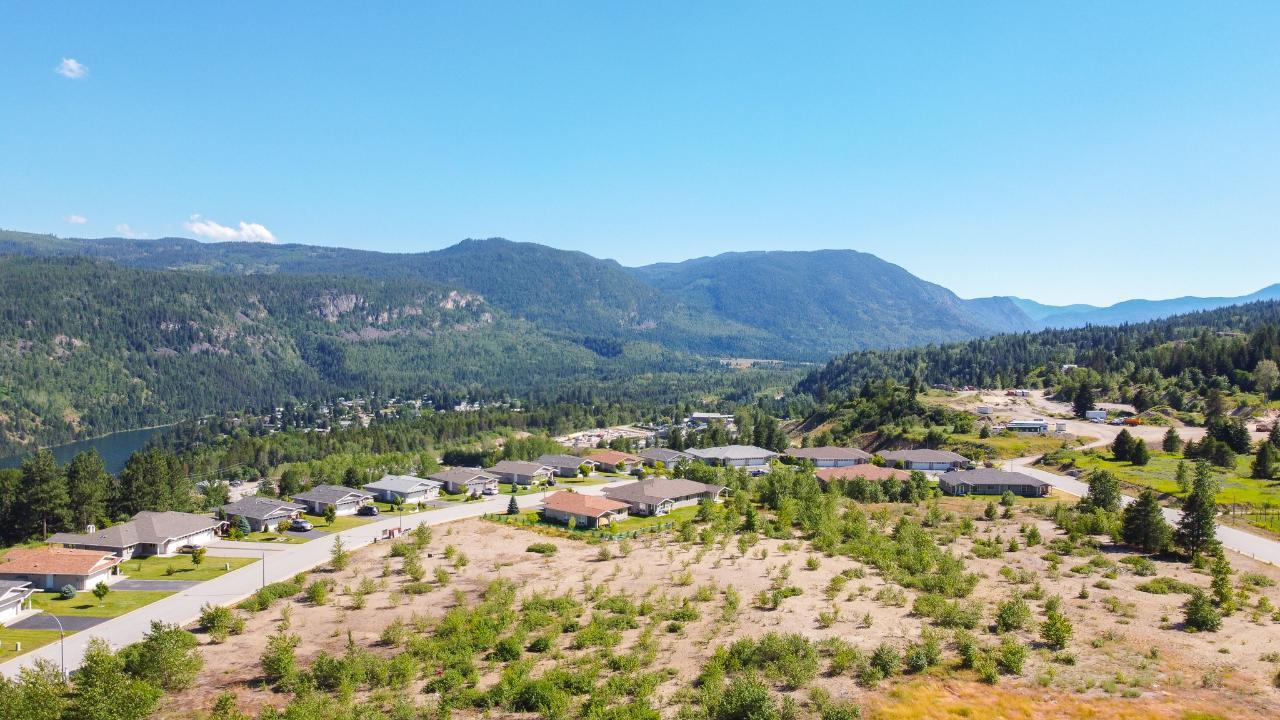 1521 Grandview Drive, Castlegar, British Columbia  V1N 4X7 - Photo 13 - 2478098