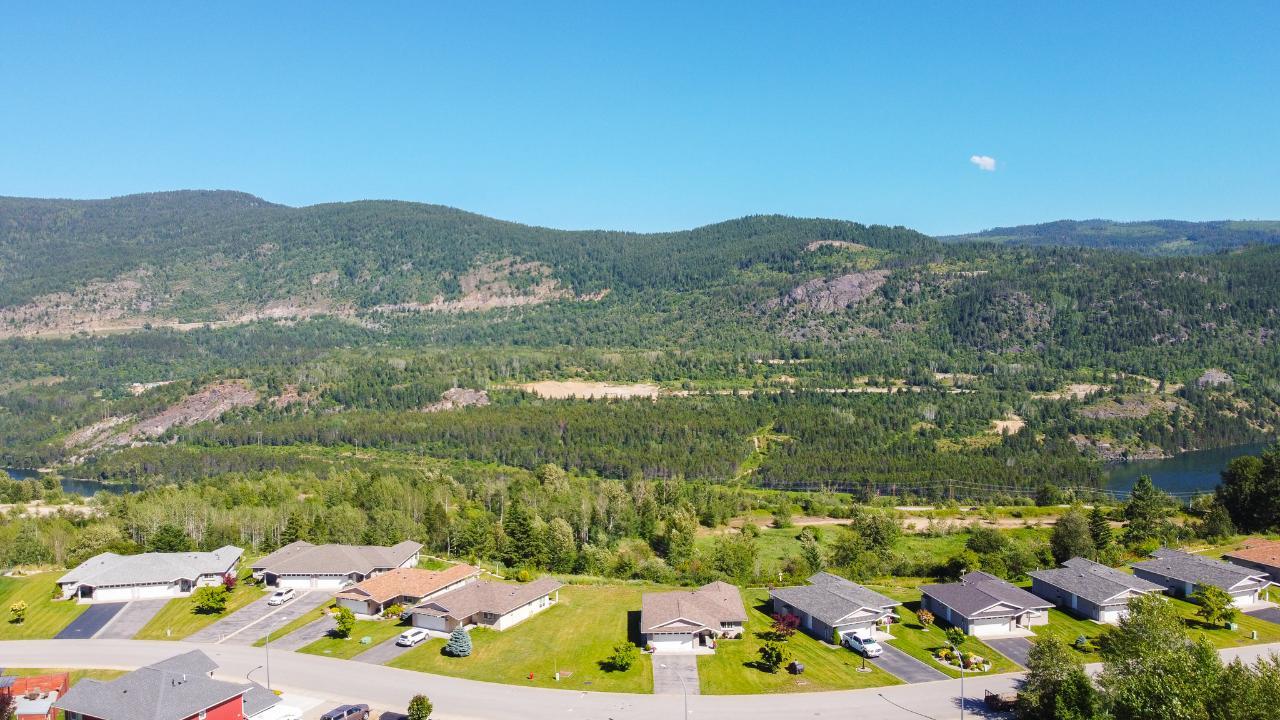 1521 Grandview Drive, Castlegar, British Columbia  V1N 4X7 - Photo 14 - 2478098