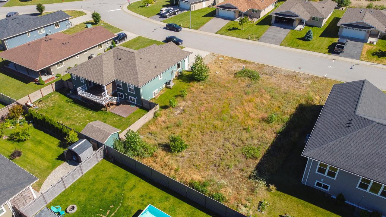 1521 Grandview Drive, Castlegar, British Columbia  V1N 4X7 - Photo 3 - 2478098