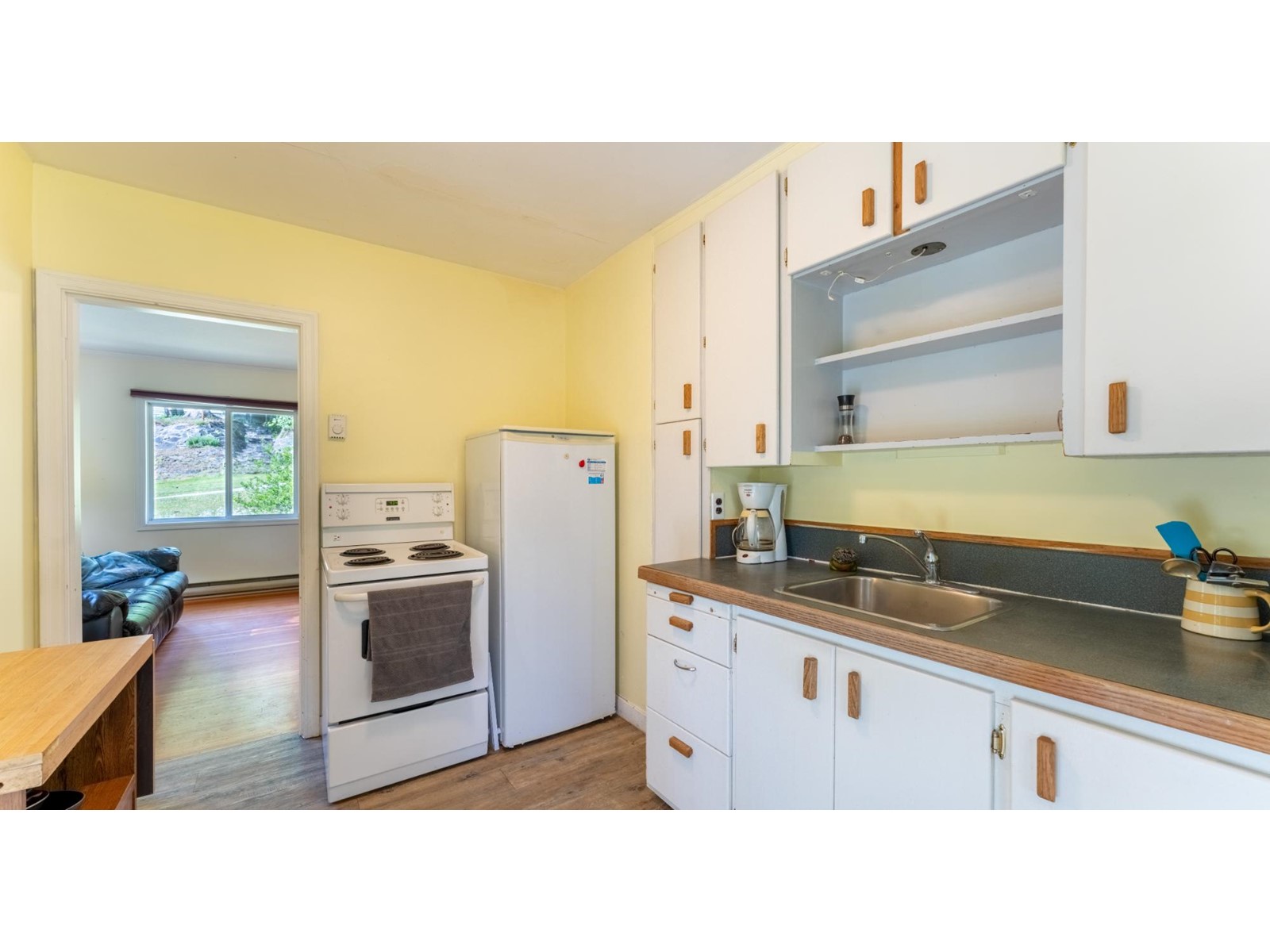 321 Golf View Street, Riondel, British Columbia  V0B 2B0 - Photo 9 - 2478105