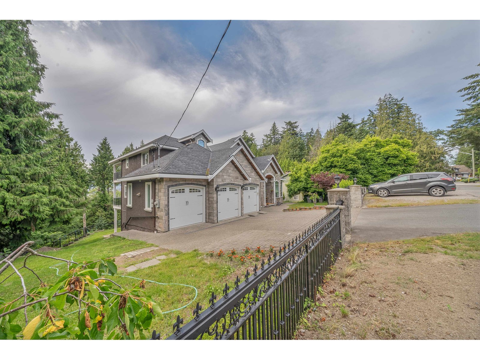 Property at 12701 107A AVENUE image 4