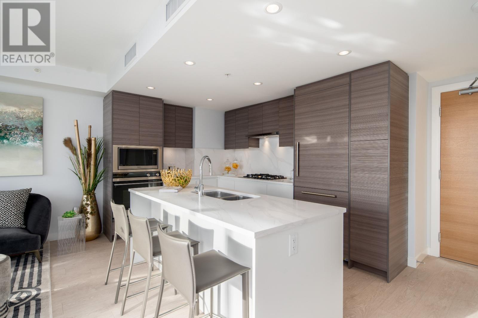Property at 1005 6833 BUSWELL STREET image 2