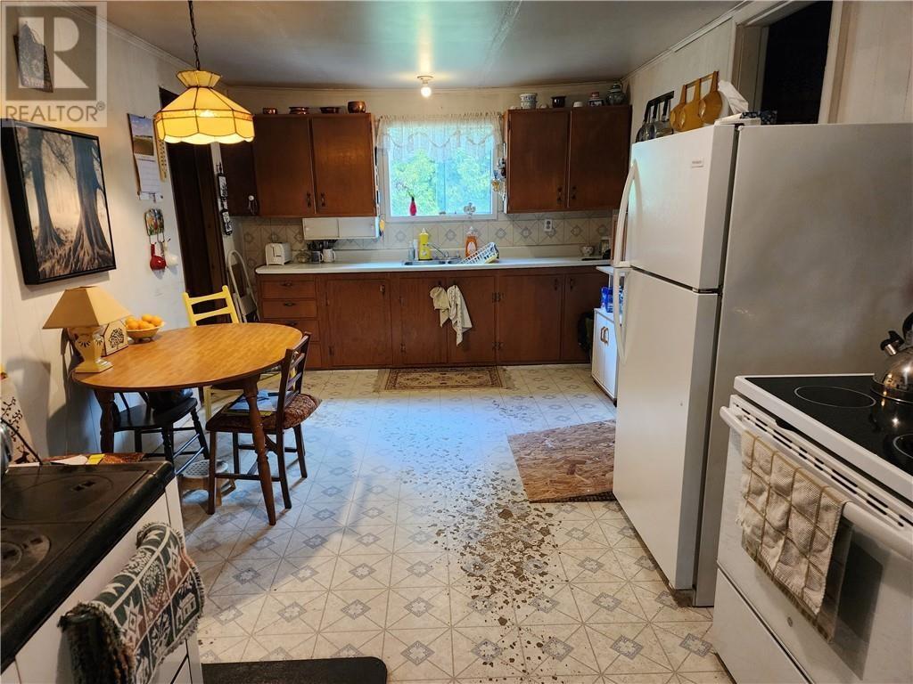 28937 60 Highway, Whitney, Ontario  K0J 2M0 - Photo 3 - 1372955