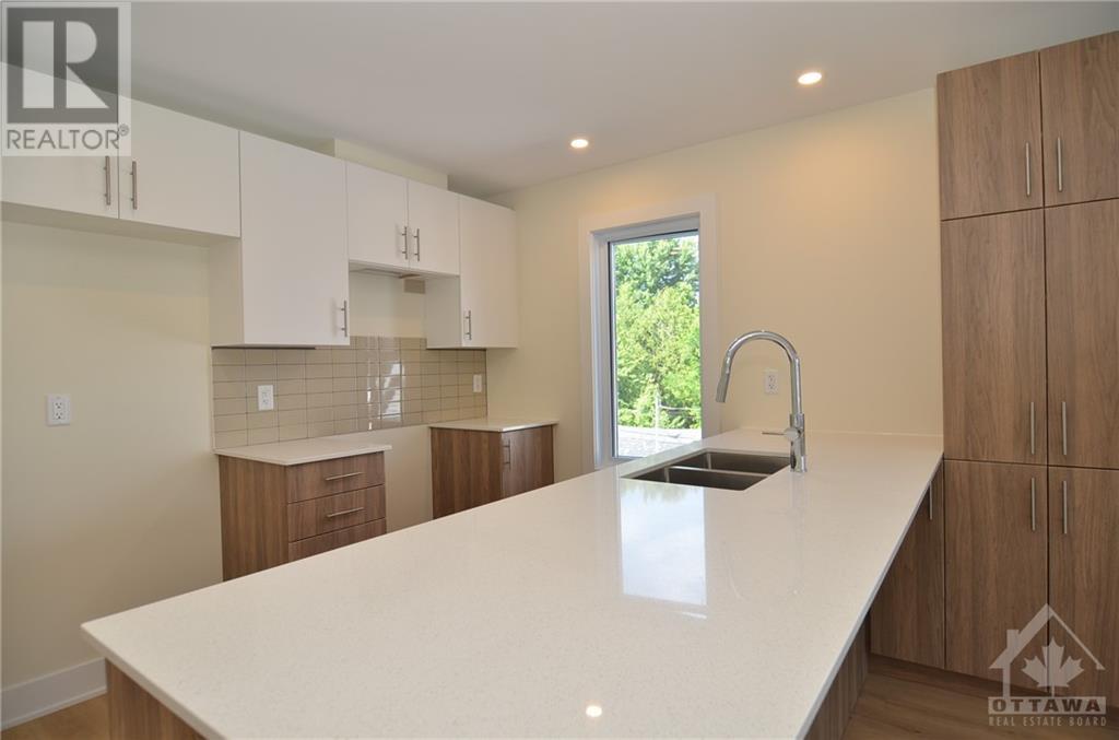 183 Columbus Avenue, Ottawa, Ontario  K1K 1P7 - Photo 2 - 1400133