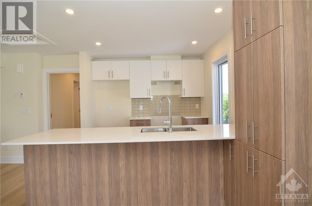 183 Columbus Avenue, Ottawa, Ontario  K1K 1P7 - Photo 3 - 1400133
