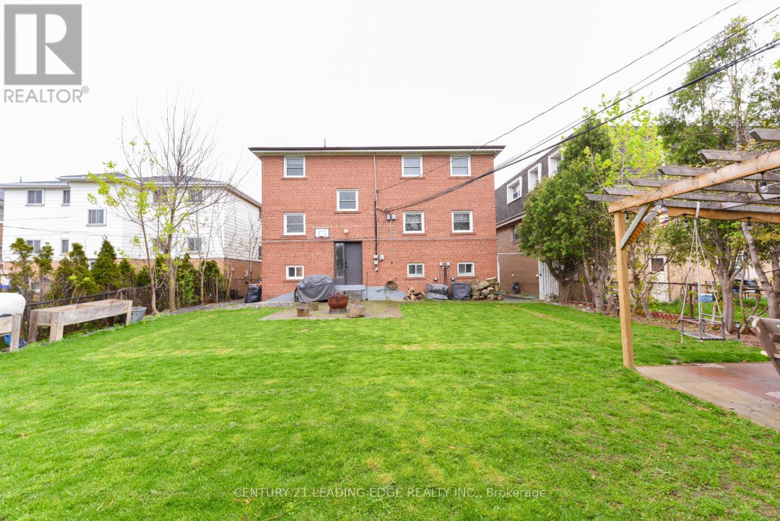 20 Bridesburg Drive, Toronto (Kingsview Village-The Westway), Ontario  M9R 2K3 - Photo 38 - W8454100