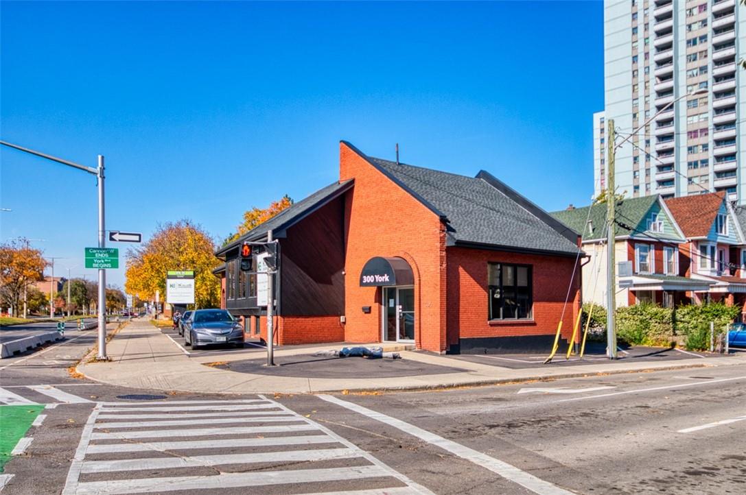 300 York Boulevard, Hamilton, Ontario  L8R 3K6 - Photo 2 - H4198919