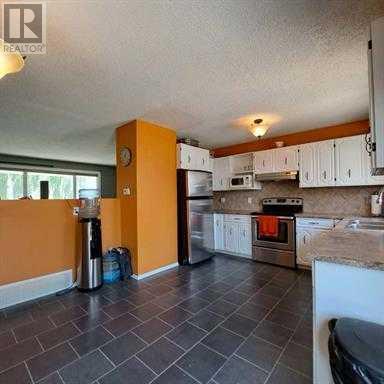 4113 52 Avenue, Lloydminster, Alberta  T9V 1R5 - Photo 9 - A2146040