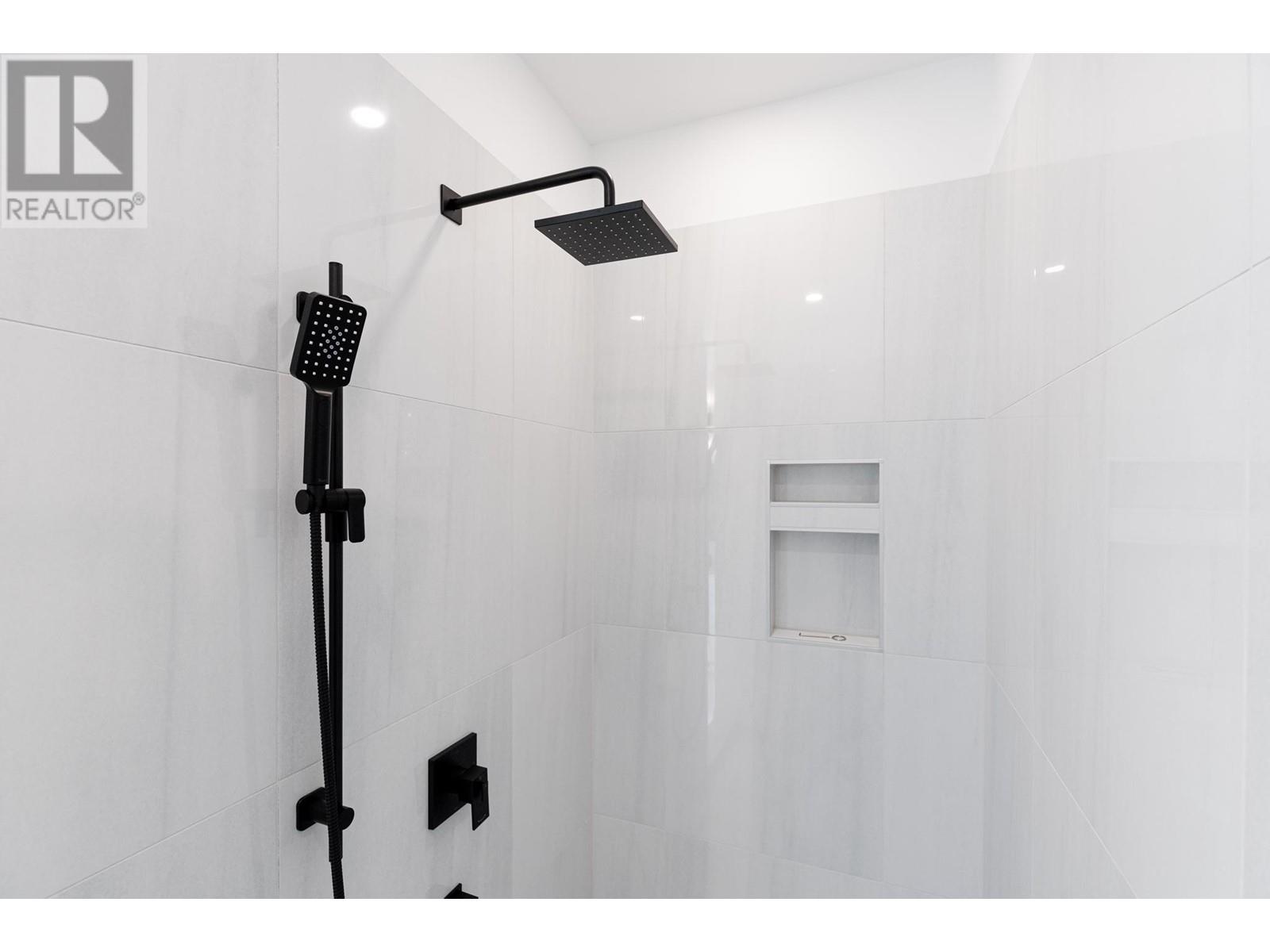 3010 Green Way, Roberts Creek, British Columbia  V0N 2W0 - Photo 12 - R2900735