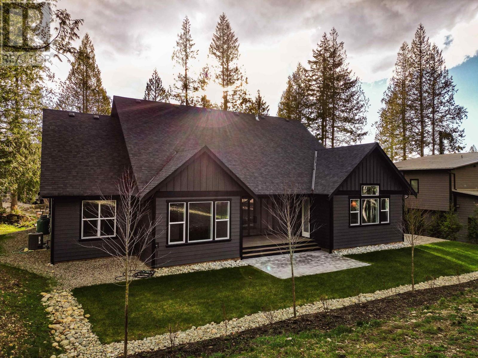 3010 Green Way, Roberts Creek, British Columbia  V0N 2W0 - Photo 22 - R2900735