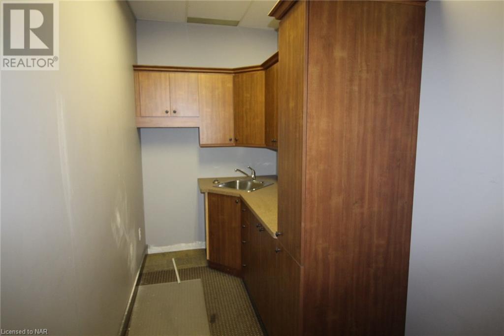201 - 4673 Ontario Avenue, Niagara Falls (Downtown), Ontario  L2E 3R1 - Photo 6 - X9410853
