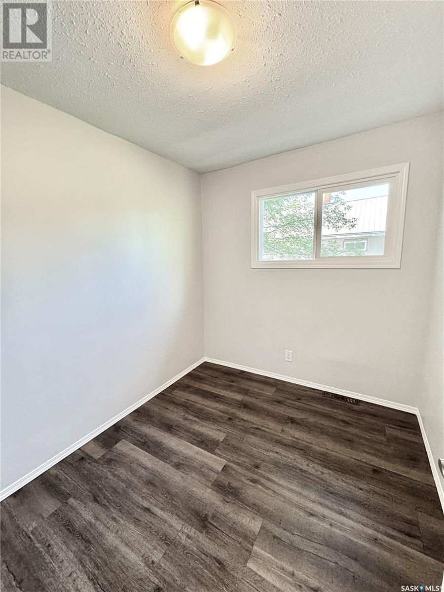 754 6th Street E, Prince Albert, Saskatchewan  S6V 0N8 - Photo 7 - SK975392