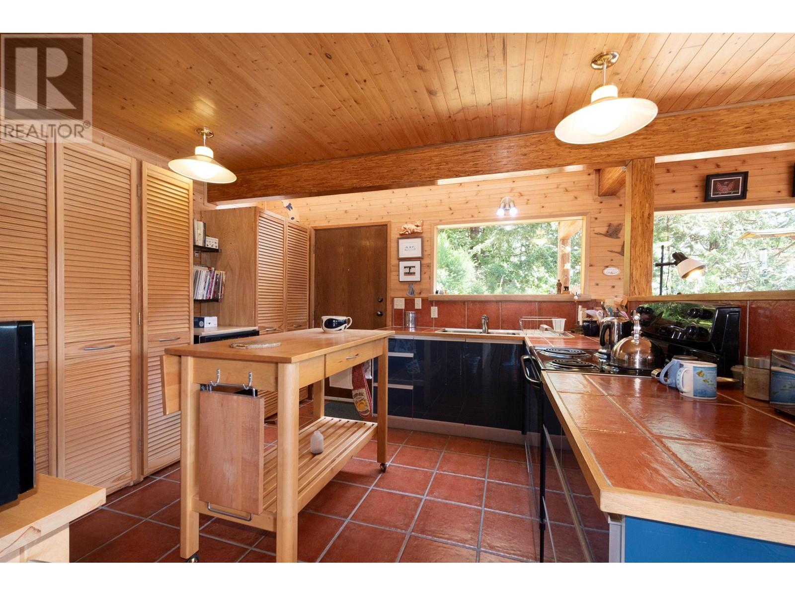 345 David Road, Bowen Island, British Columbia  V0N 1G1 - Photo 9 - R2901172