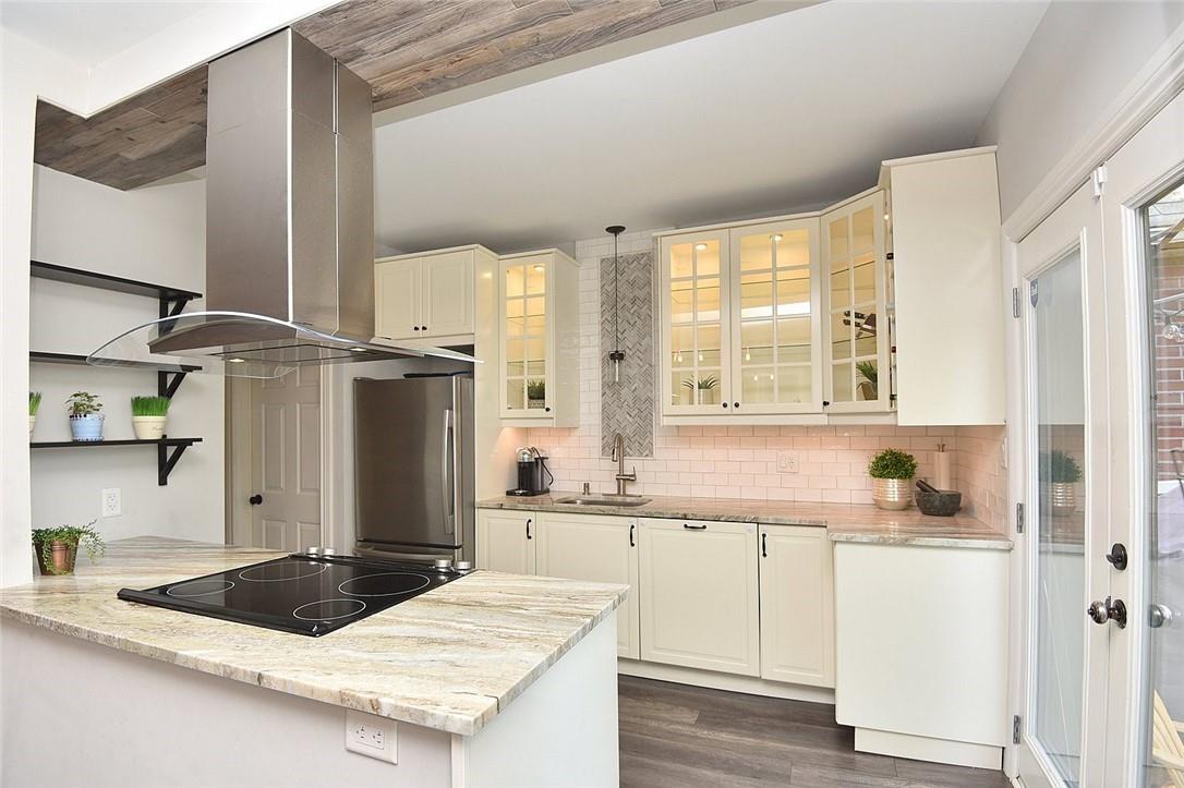 Image of property at 215 Rosslyn Avenue N