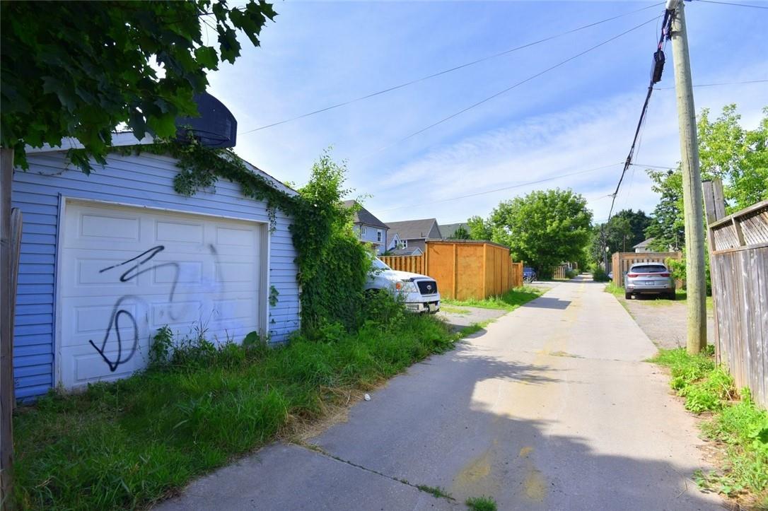 Image of property at 215 Rosslyn Avenue N