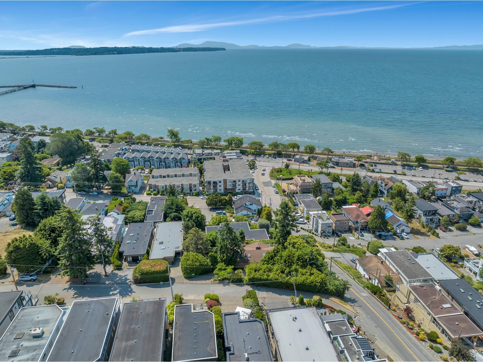 14810 Prospect Avenue, White Rock, British Columbia  V4B 2B1 - Photo 4 - R2899759