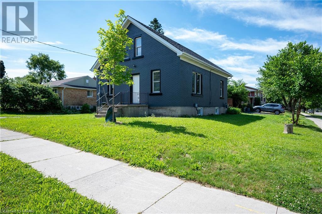 243 Connaught Street, Kitchener, Ontario  N2C 1B4 - Photo 2 - 40611180