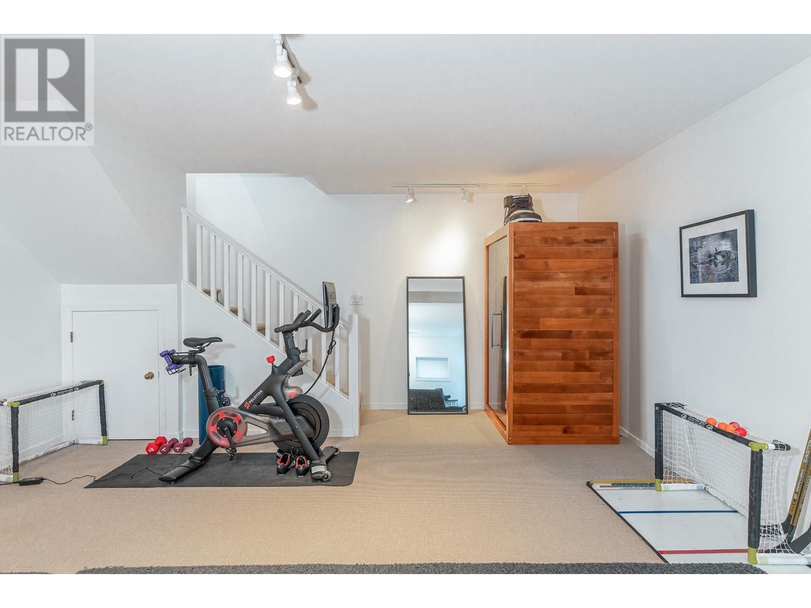 Listing Picture 20 of 28 : 3762 W 13TH AVENUE, Vancouver / 溫哥華 - 魯藝地產 Yvonne Lu Group - MLS Medallion Club Member