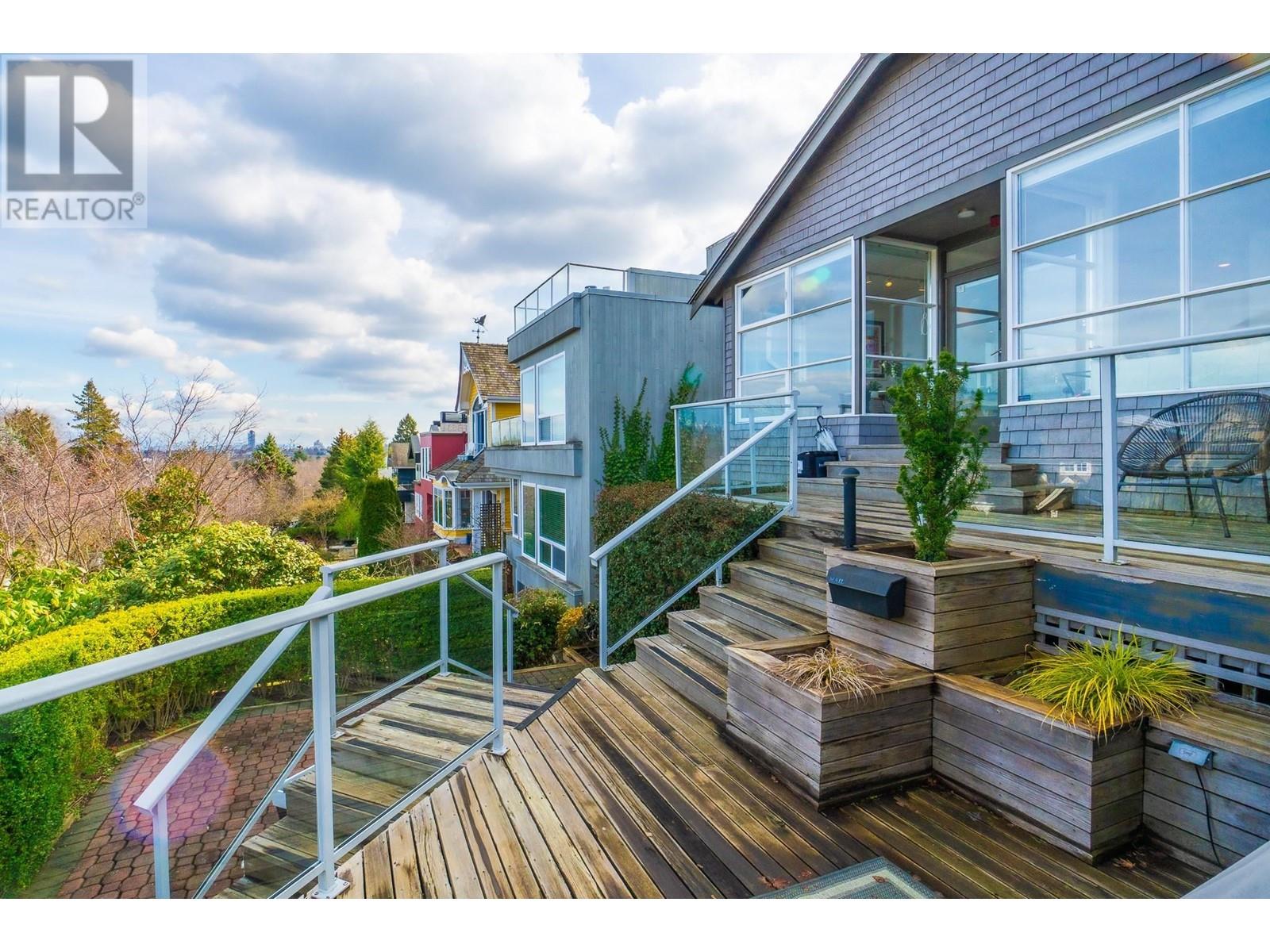 Listing Picture 25 of 28 : 3762 W 13TH AVENUE, Vancouver / 溫哥華 - 魯藝地產 Yvonne Lu Group - MLS Medallion Club Member