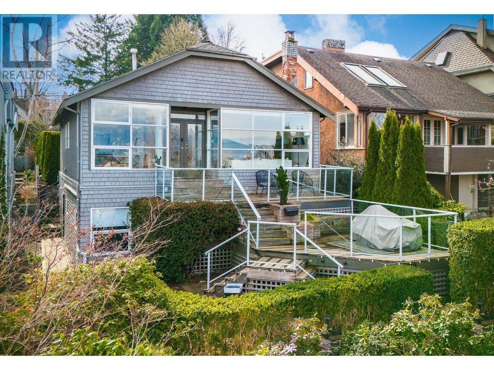 Listing Picture 28 of 28 : 3762 W 13TH AVENUE, Vancouver / 溫哥華 - 魯藝地產 Yvonne Lu Group - MLS Medallion Club Member