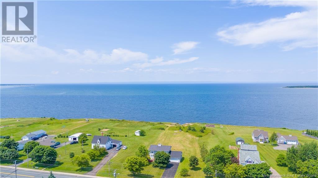 237 Saint-Pierre Est Boulevard, Caraquet, New Brunswick  E1W 1B7 - Photo 4 - NB102413