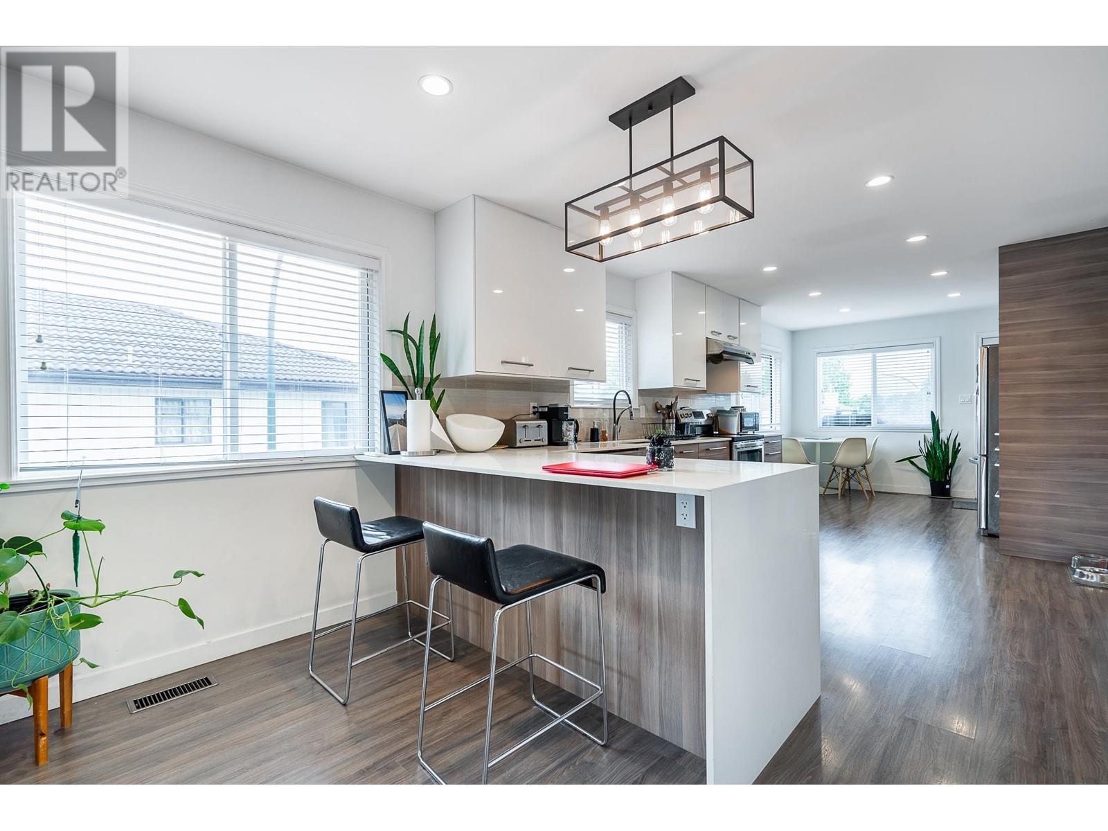 3605 E 27th Avenue, Vancouver, British Columbia  V5R 1R3 - Photo 6 - R2900058