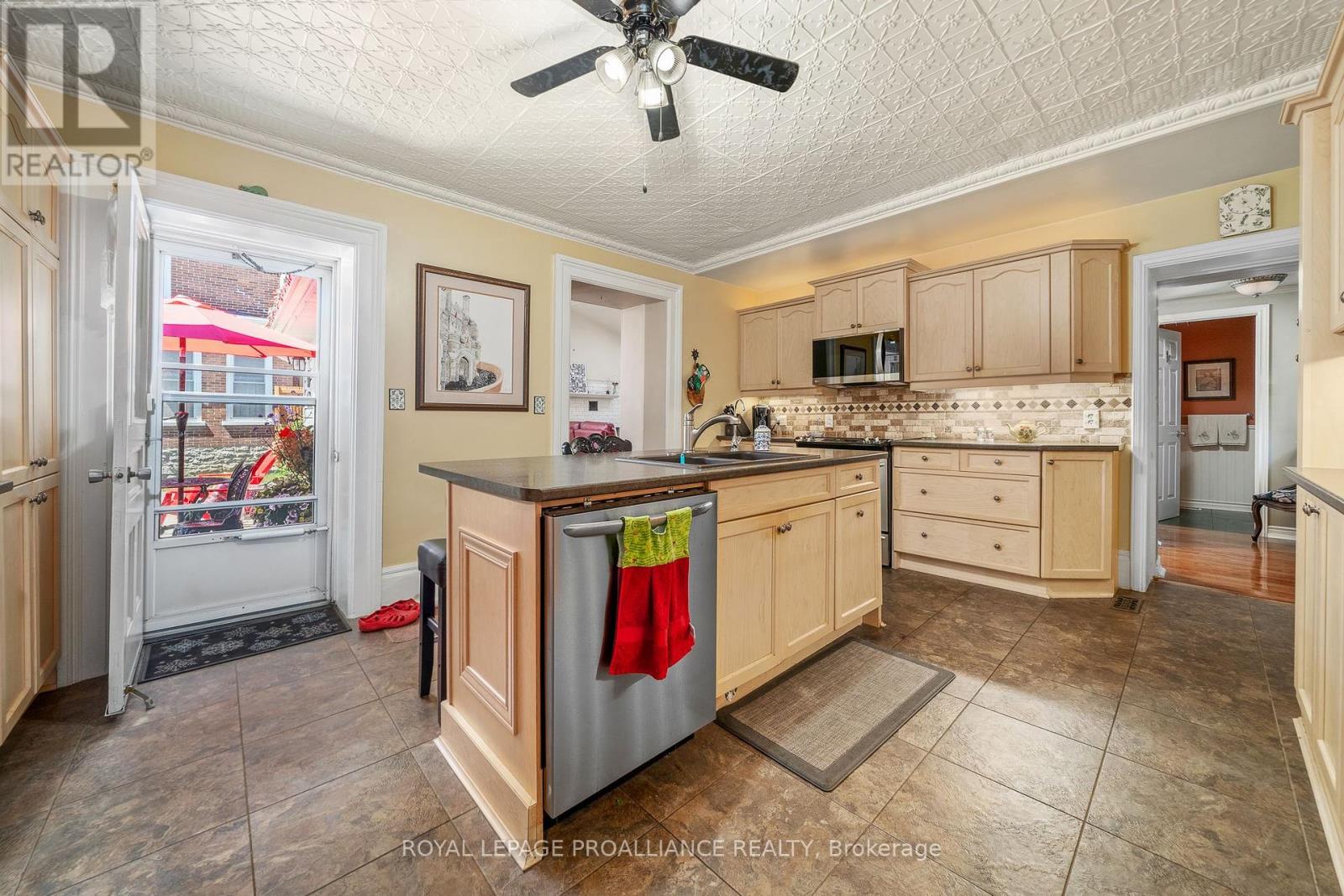 41 King Street, Prince Edward County, Ontario  K0K 2T0 - Photo 13 - X9012698