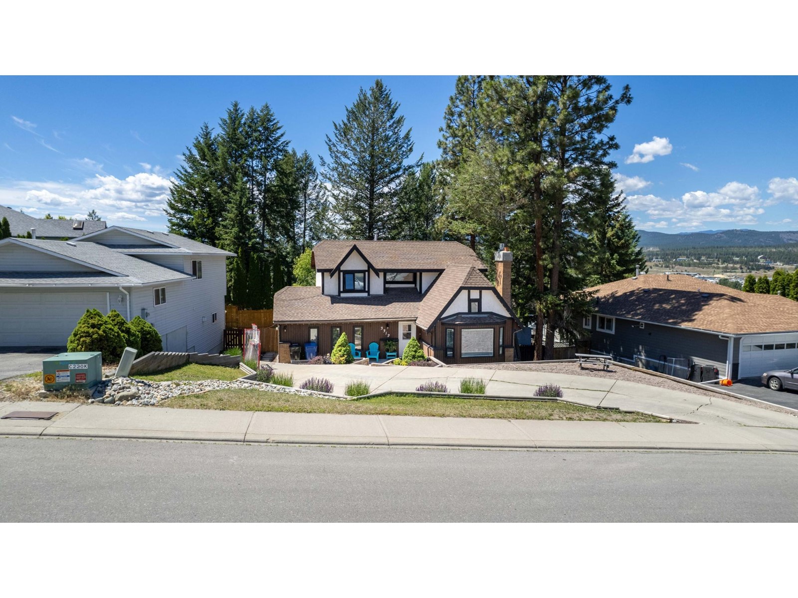 3312 Mount Royal Drive, Cranbrook, British Columbia V1C 5R8 (27127954