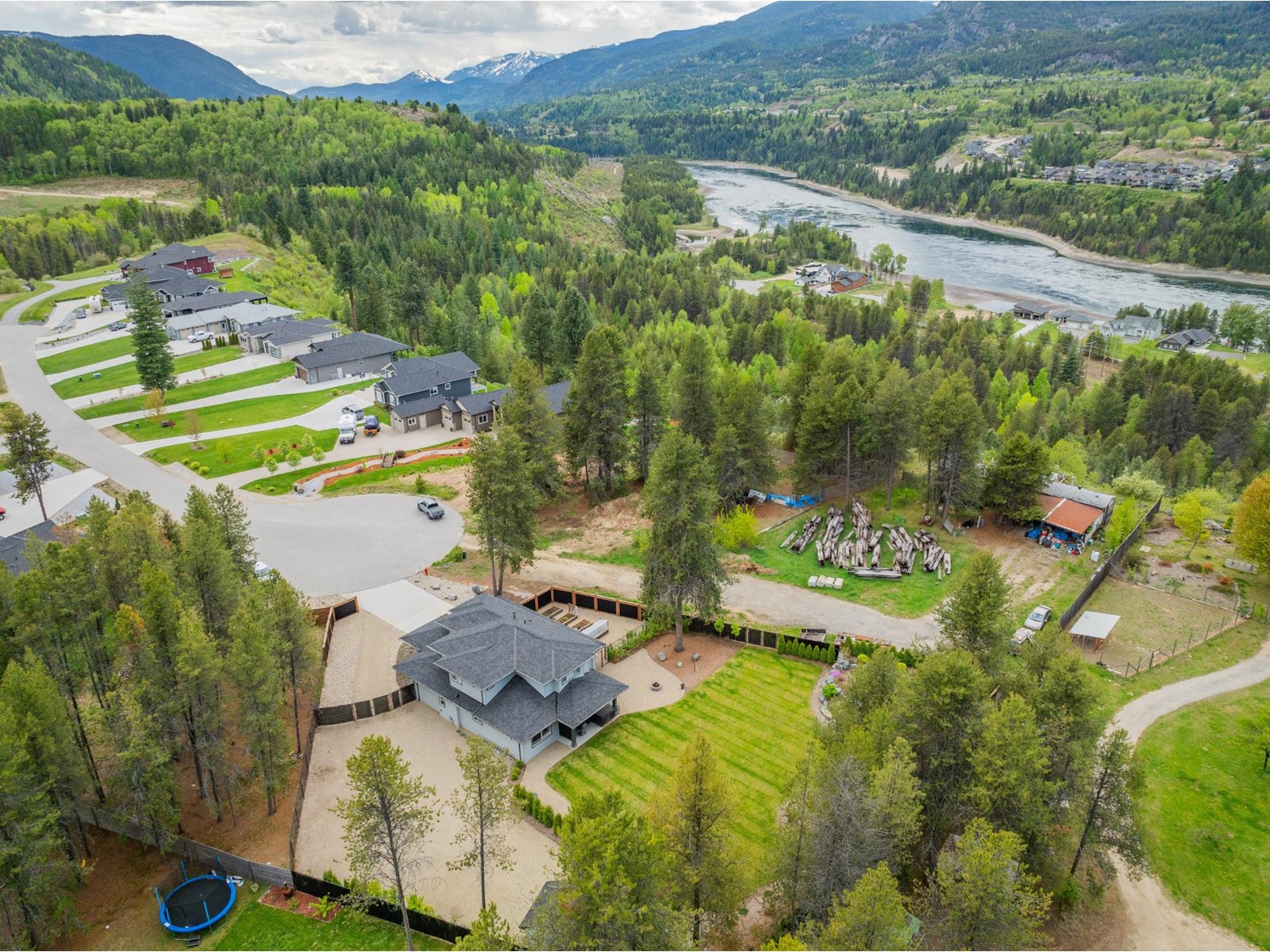 740 Prairie South  Road, Castlegar, British Columbia  V1N 4K6 - Photo 48 - 2478177