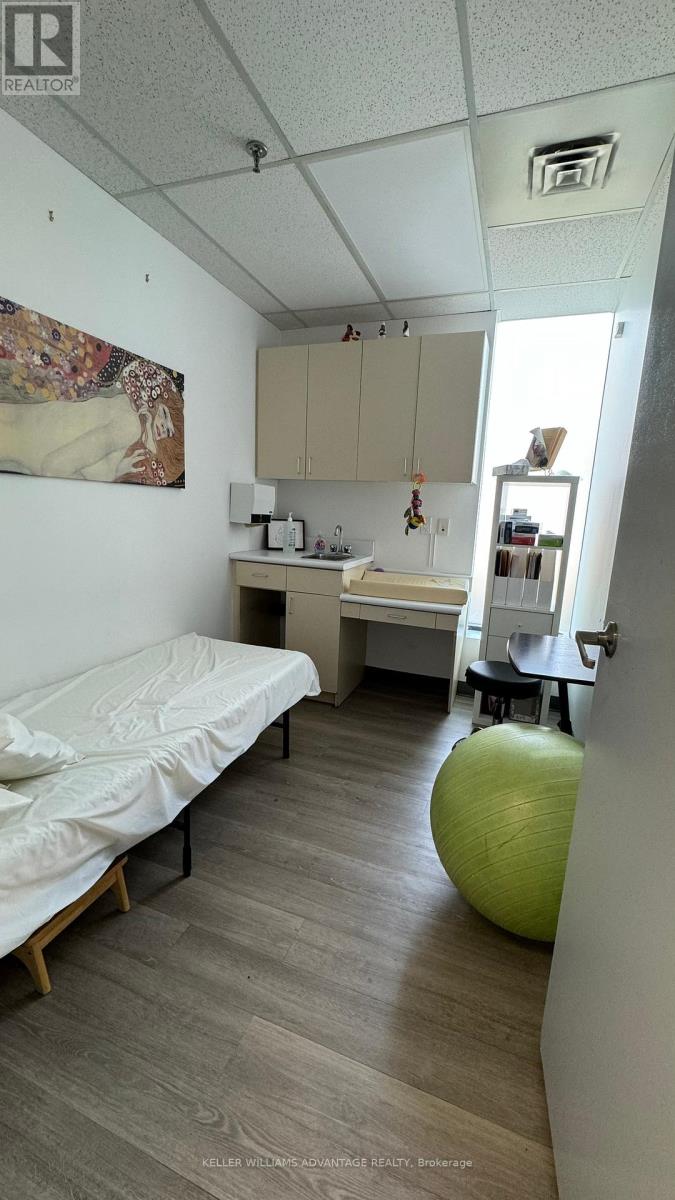 58a - 2700 Dufferin Street, Toronto (Briar Hill-Belgravia), Ontario  M6B 4J3 - Photo 10 - W9012952