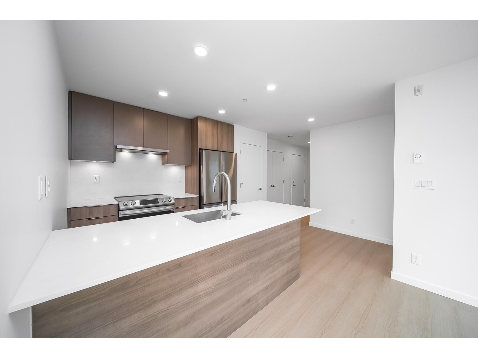 520 13968 Laurel Drive, Surrey, British Columbia  V3T 0S9 - Photo 8 - R2902371