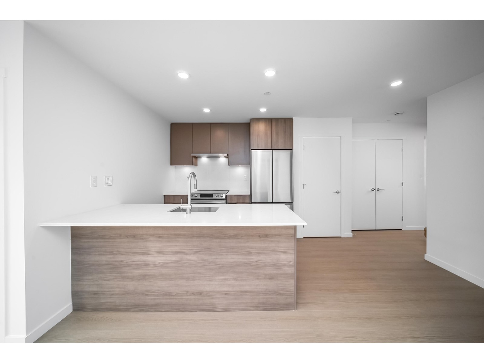 520 13968 Laurel Drive, Surrey, British Columbia  V3T 0S9 - Photo 7 - R2902371