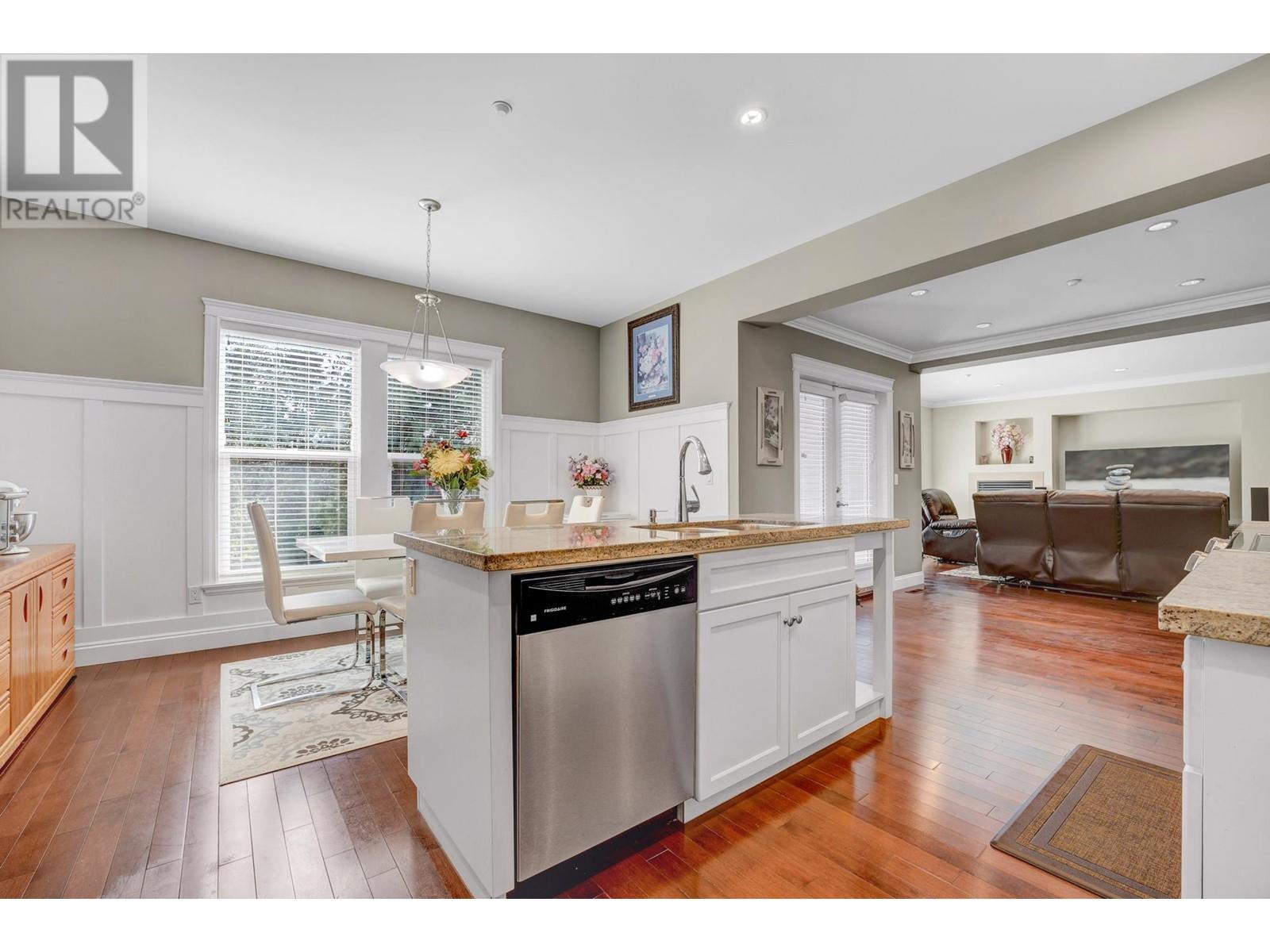 22820 Telosky Avenue, Maple Ridge, British Columbia  V2X 0J8 - Photo 4 - R2901827