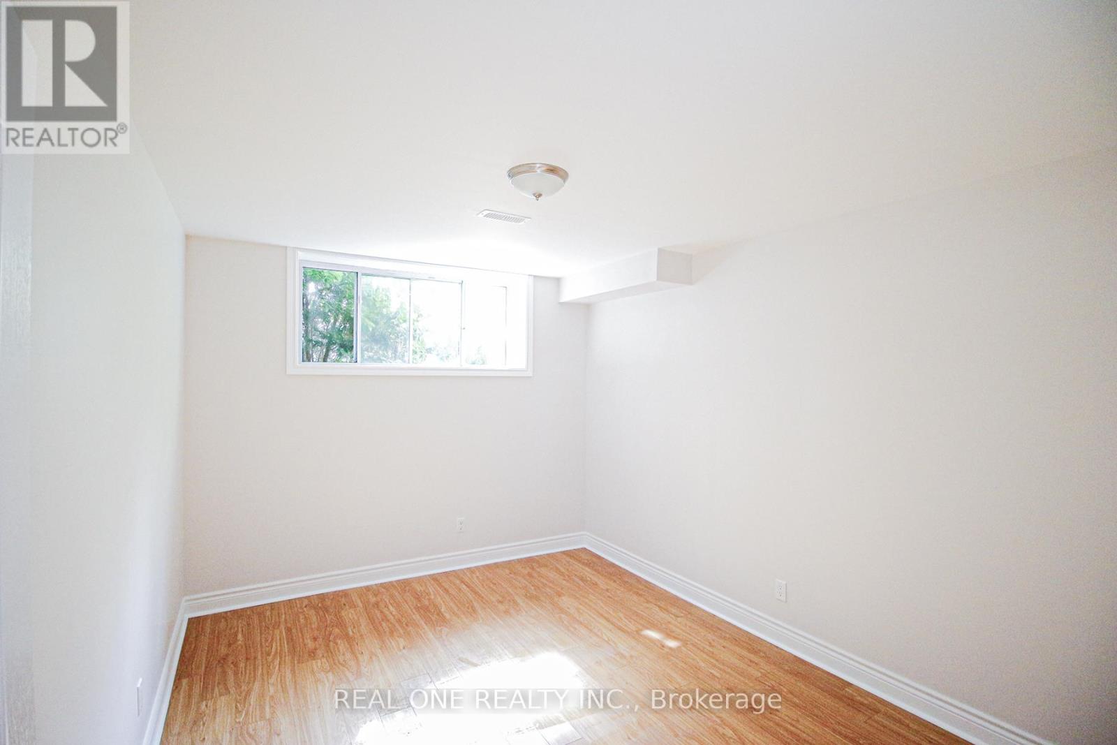 B3 - 2523 Sharon Crescent, Mississauga (Erindale), Ontario  L5C 1Y9 - Photo 3 - W9013095