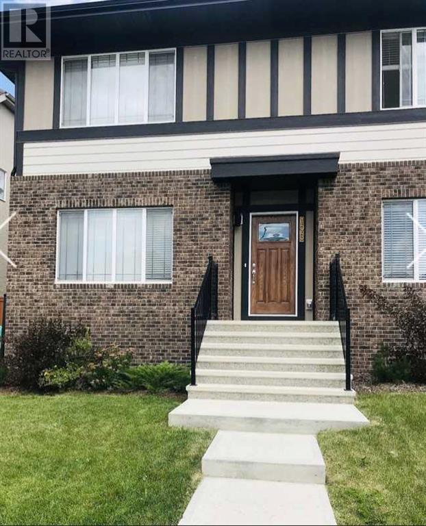 Property at 198 Masters Avenue SE image 3