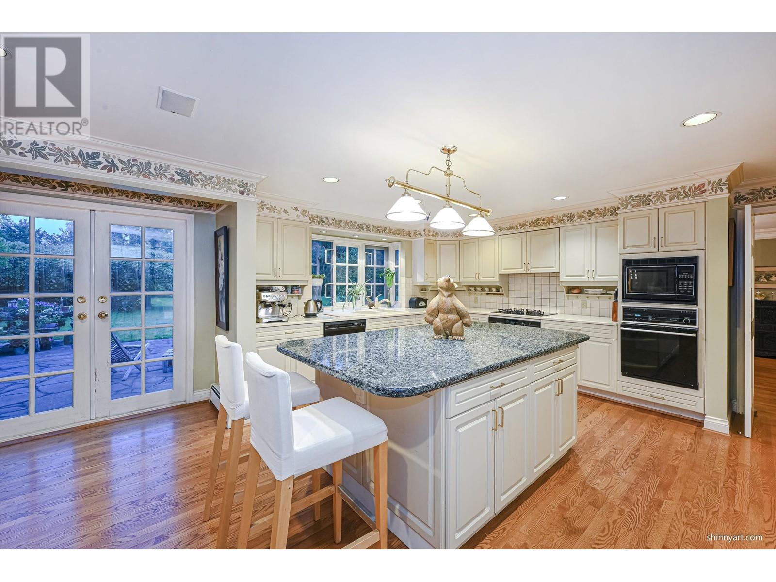 Property at 6786 BLENHEIM STREET image 3