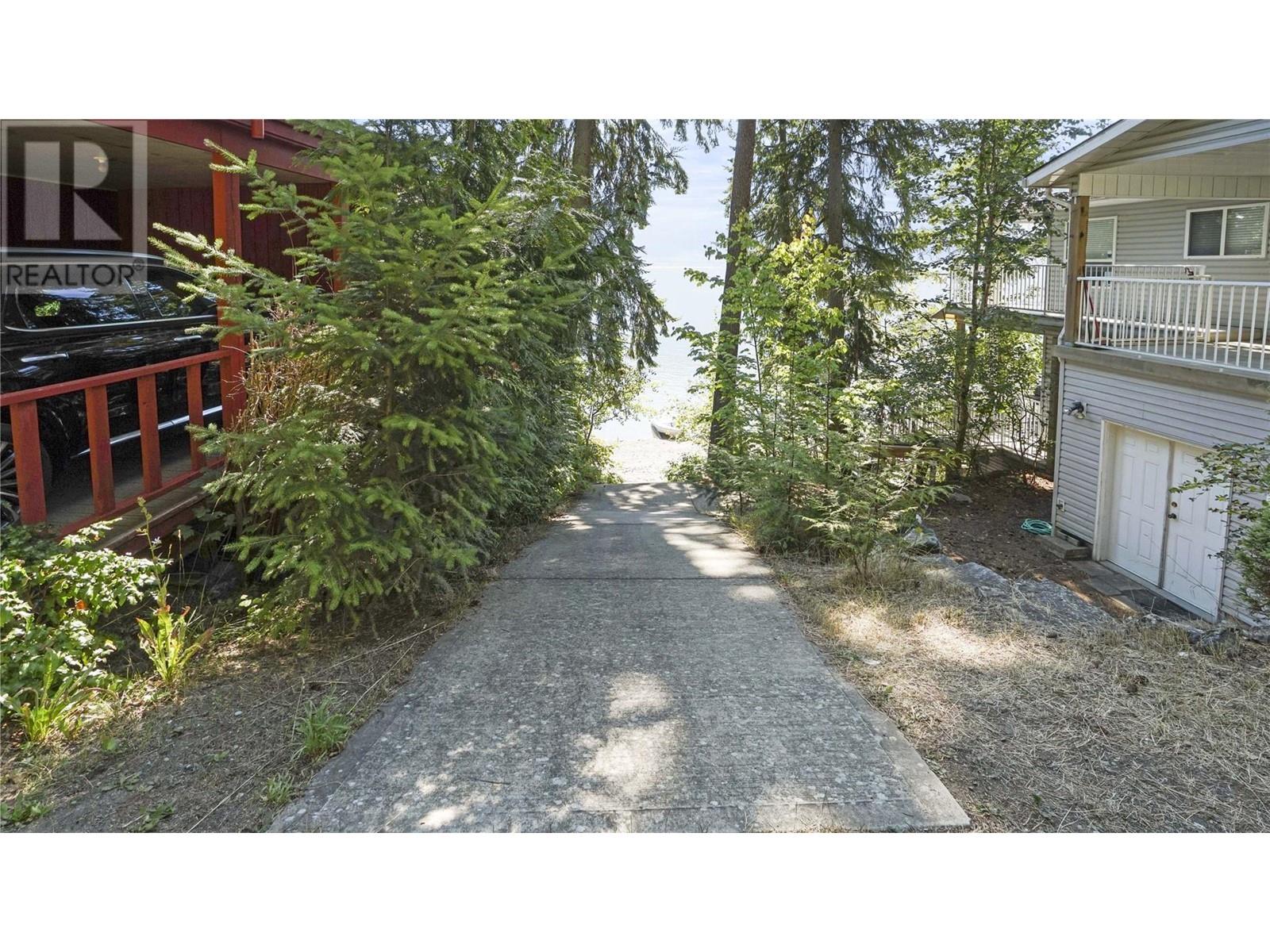 4746 Sunnybrae Canoe Point Road Tappen