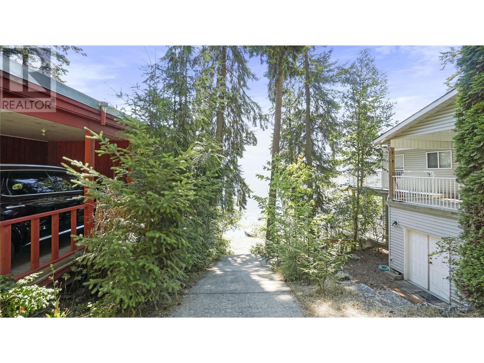 4746 Sunnybrae Canoe Point Road Tappen